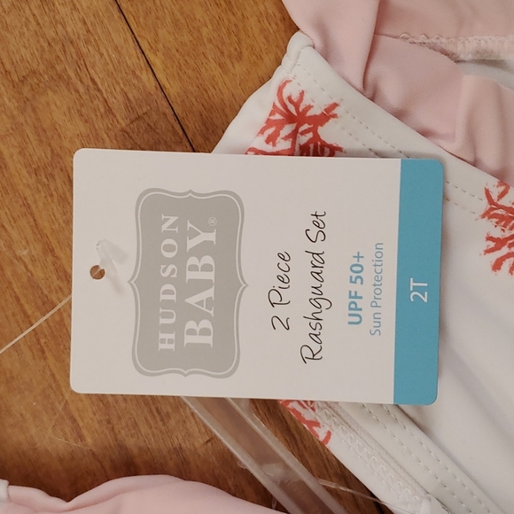 2 piece rashguard set by Hudson Baby - Picture 5 of 6